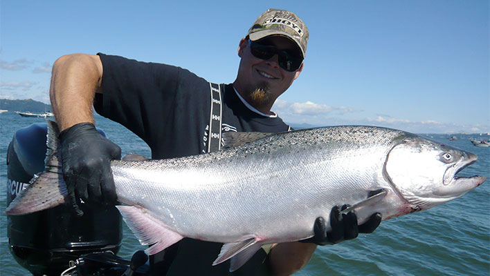 Expert fishing guide in Oregon and Washington